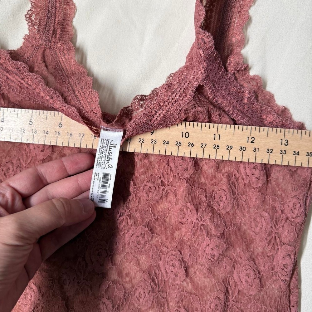 Y2k Ilusion Size Medium Dusty Rose Lace Camisole Going Out Top View 4